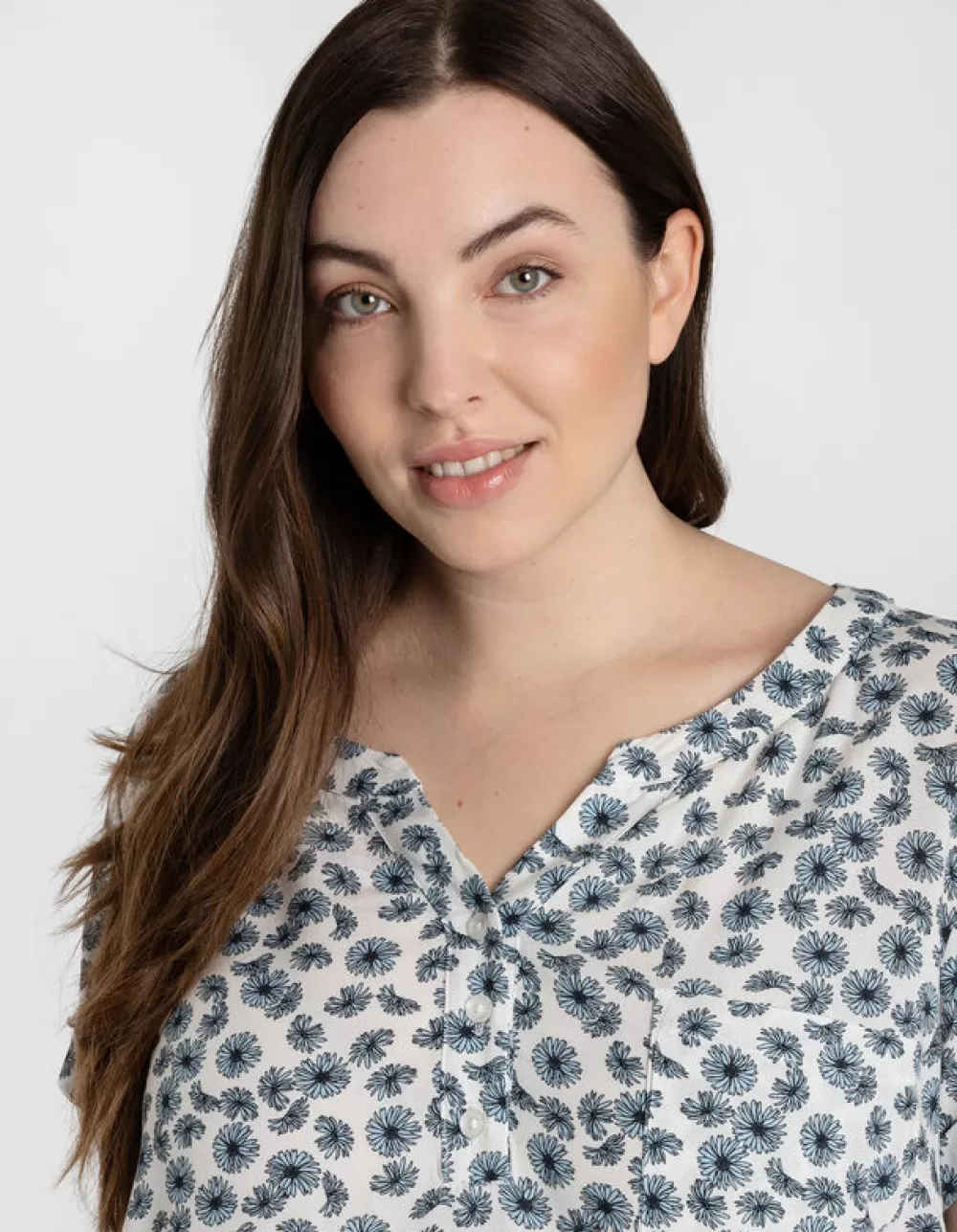 blouseshirt__lenzing_ecovero_3-5.webp New Maxi Blue Blouseshirt - Lenzing™ Ecovero™