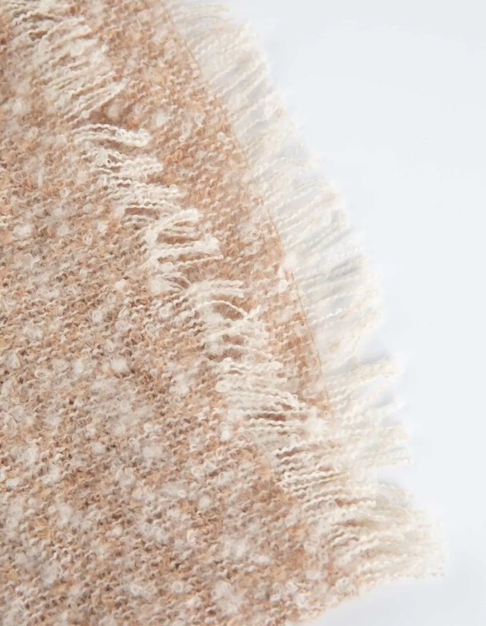 colsjaal__franjes_aan_de_zomen_3.webp Clearance Accessories Colsjaal - Franjes Aan De Zomen