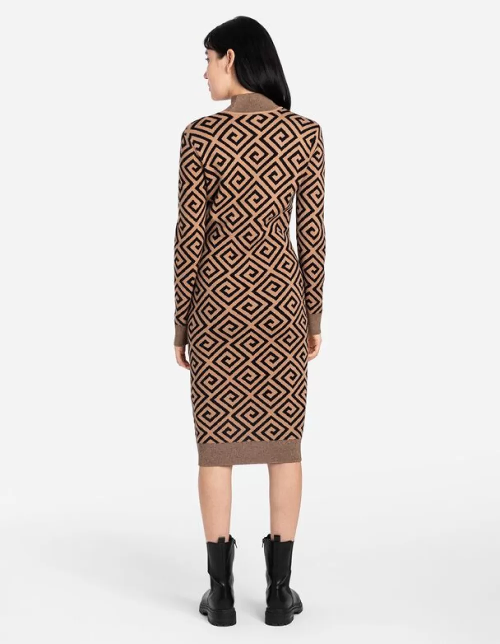 gebreide_jurk__print_allover_3.webp Clearance Page One Gebreide Jurk - Print All-Over