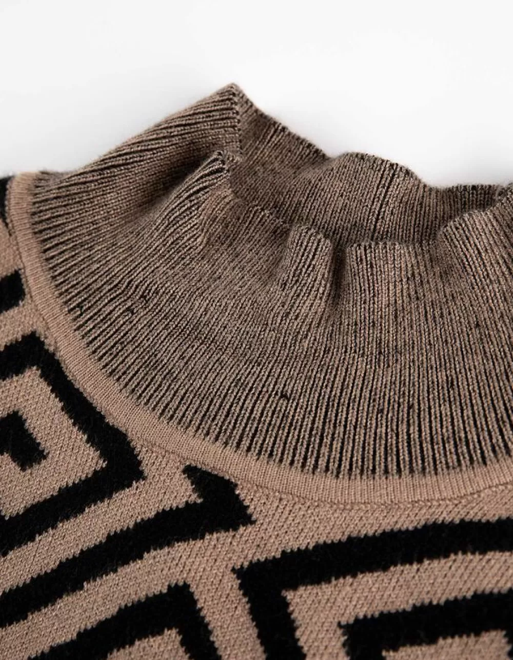 gebreide_jurk__print_allover_5.webp Clearance Page One Gebreide Jurk - Print All-Over