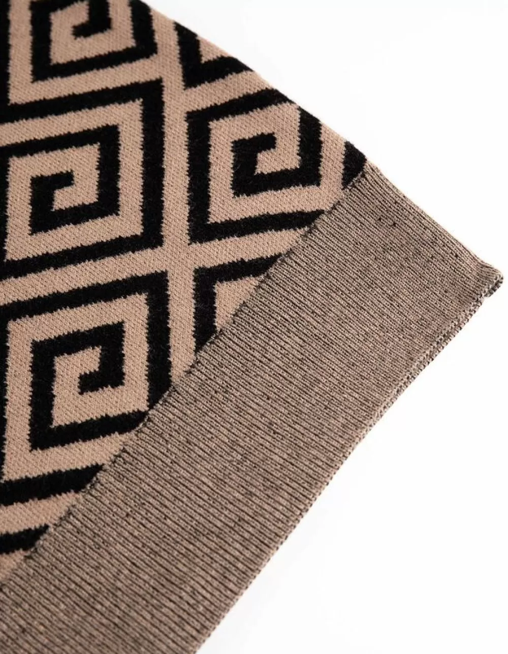 gebreide_jurk__print_allover_7.webp Clearance Page One Gebreide Jurk - Print All-Over