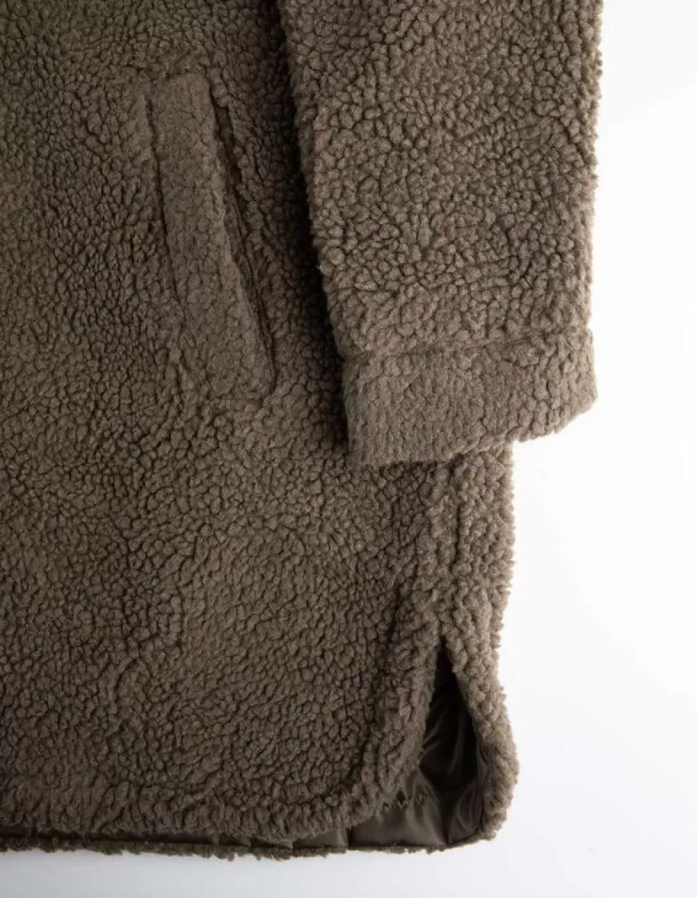 mantel__teddy_3-3.webp Discount Page One Mantel - Teddy