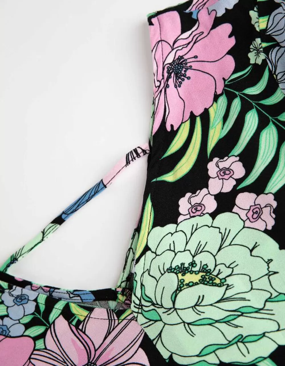 midijurk__lenzing_ecovero_6-2.webp Shop Page One Midi-Jurk - Lenzing™ Ecovero™