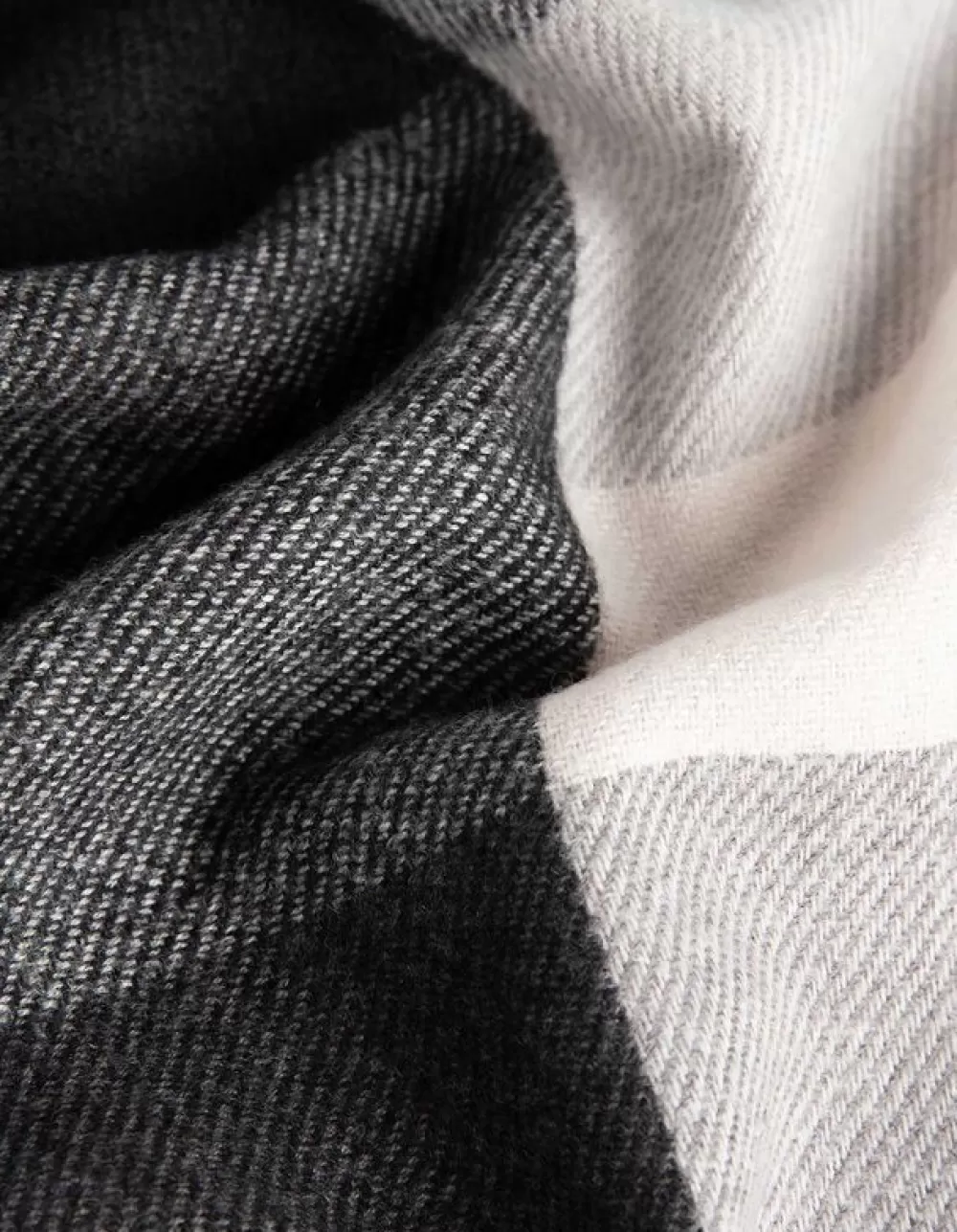 sjaal__franjes_aan_de_zomen_4.webp Flash Sale Accessories Sjaal - Franjes Aan De Zomen