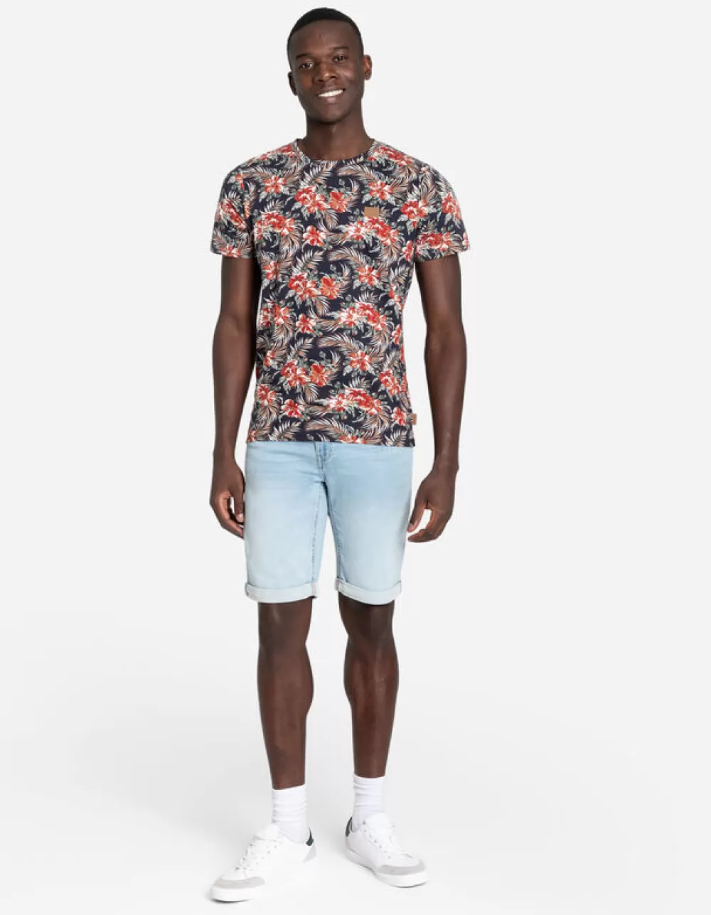 tshirt__bloemenmotief_3-4.webp Shop Jean Pascale T-Shirt - Bloemenmotief