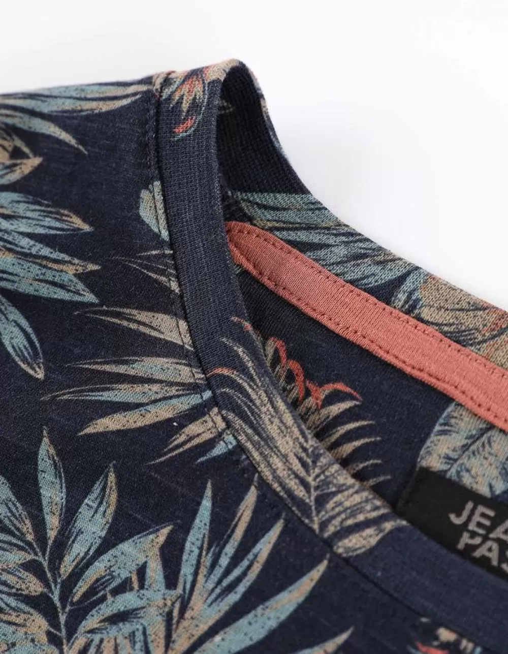 tshirt__bloemenmotief_4-3.webp Outlet Jean Pascale T-Shirt - Bloemenmotief