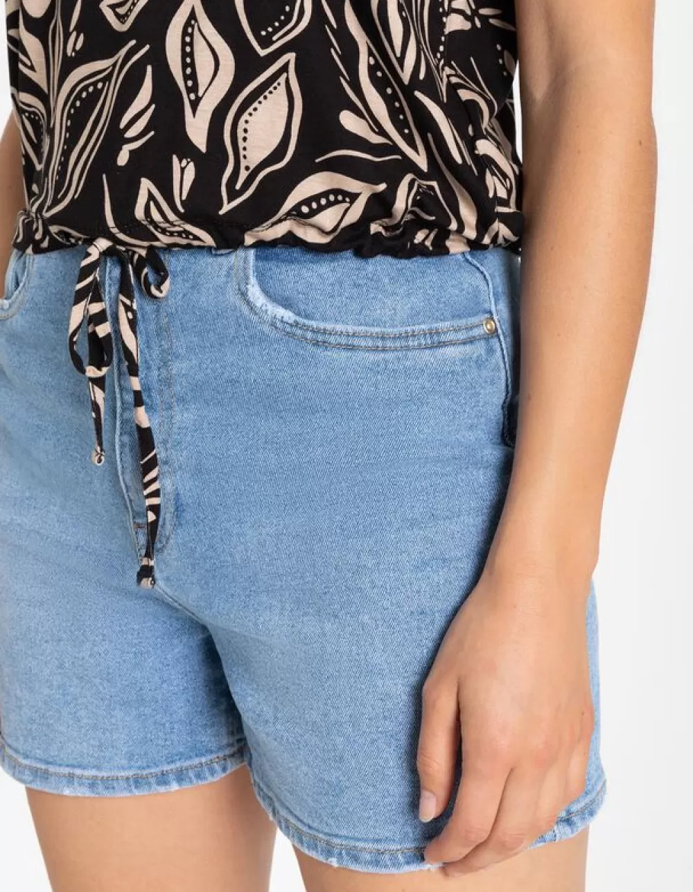 tshirt__lenzing_ecovero_3-2.webp Shop Page One T-Shirt - Lenzing™ Ecovero™