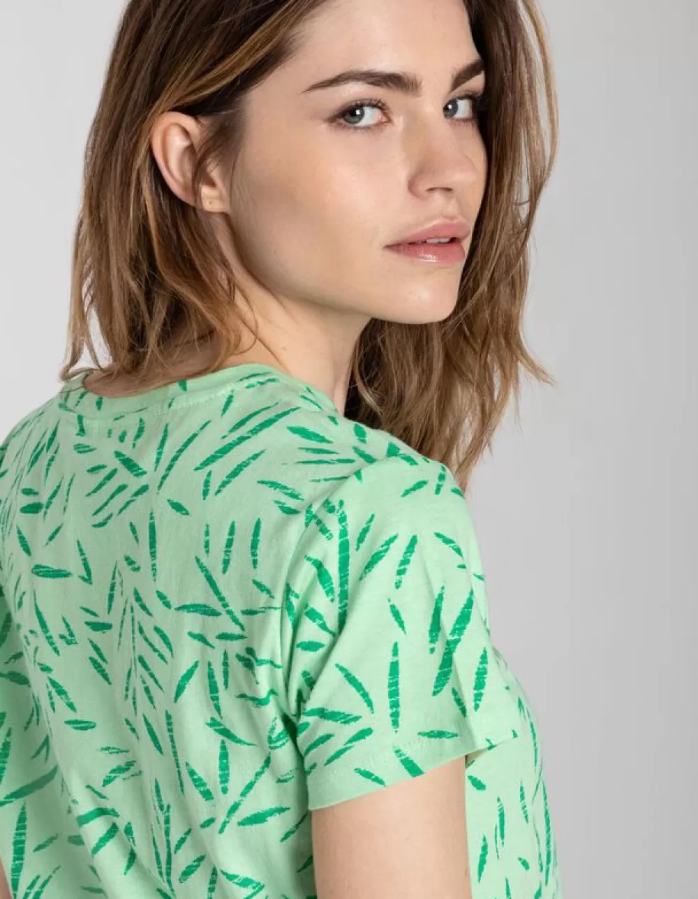 tshirt__motief_allover_3-1.webp Flash Sale Page One T-Shirt - Motief All-Over