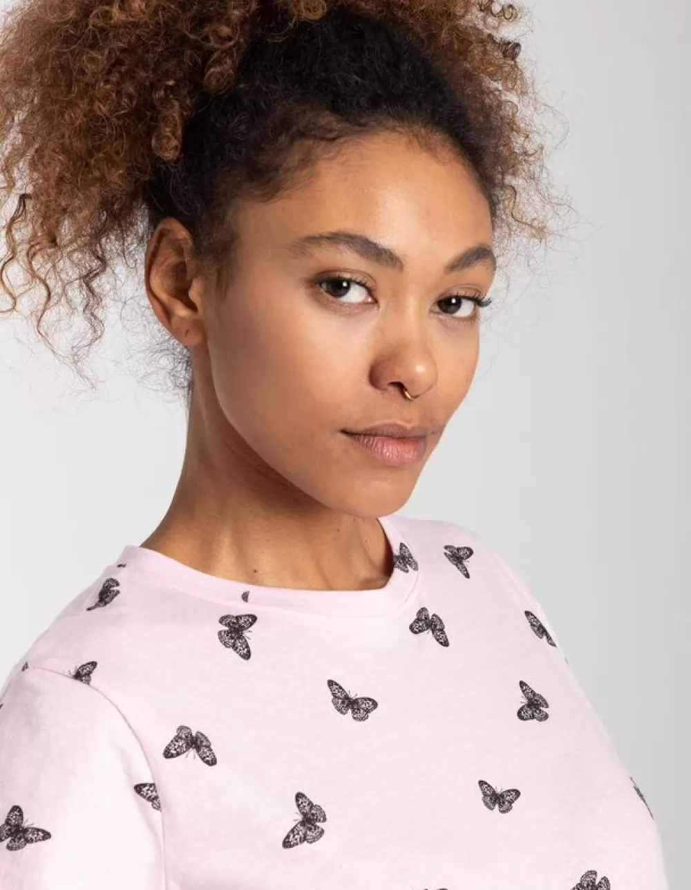 tshirt__motief_allover_3-2.webp Clearance Page One T-Shirt - Motief All-Over