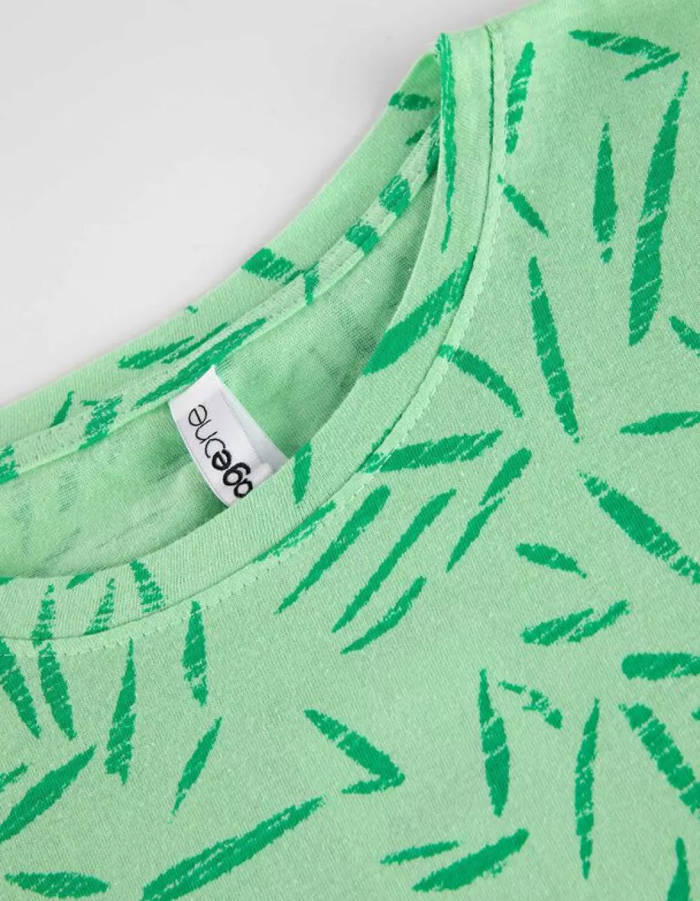 tshirt__motief_allover_5-1.webp Flash Sale Page One T-Shirt - Motief All-Over